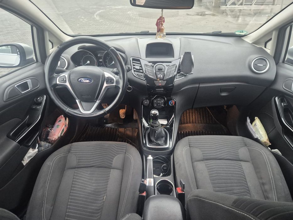Vând Ford Fiesta diesel