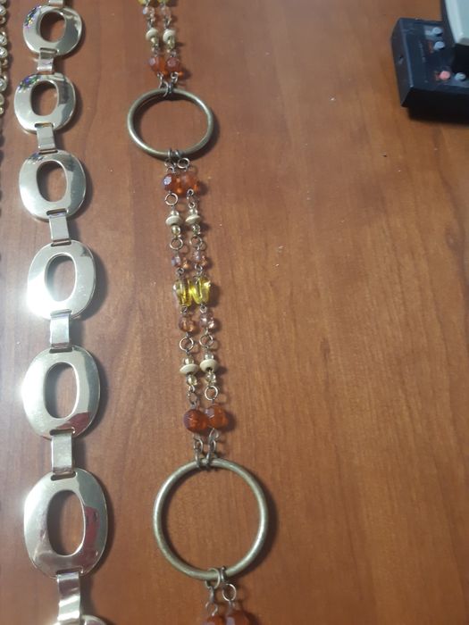 Curele( centuri metalice?