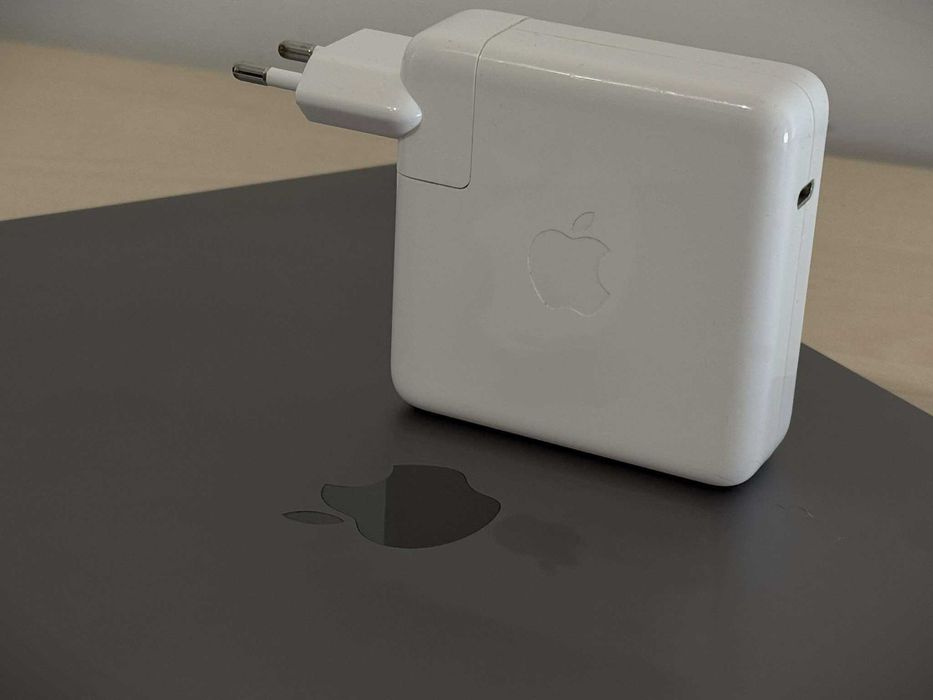 Бартер! Като НОВ! Macbook Pro 2019 Touch / 16 inch / i9 / 32GB / 1TB