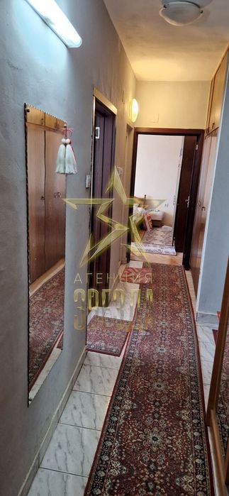 Апартамент с 3 стаи в центъра