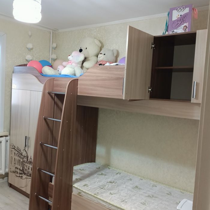 Продам двухярусную кровать