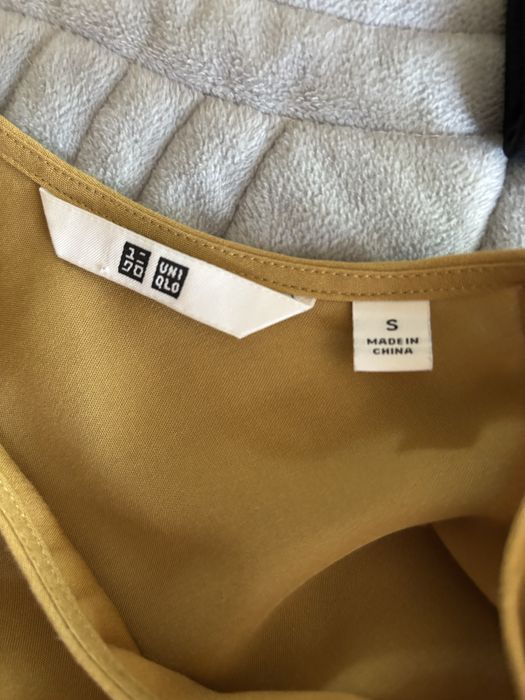 Блузка Uniqlo горчичная