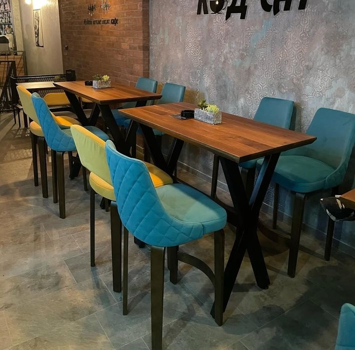 Бар маса от масив и желязо