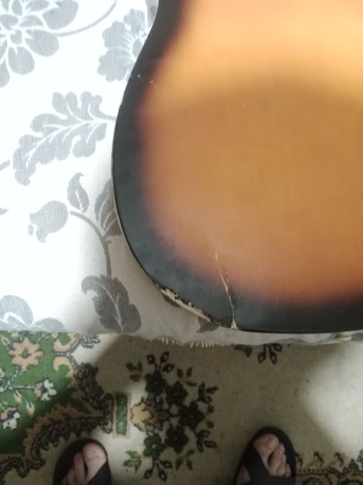 Гитара .продам.торг.