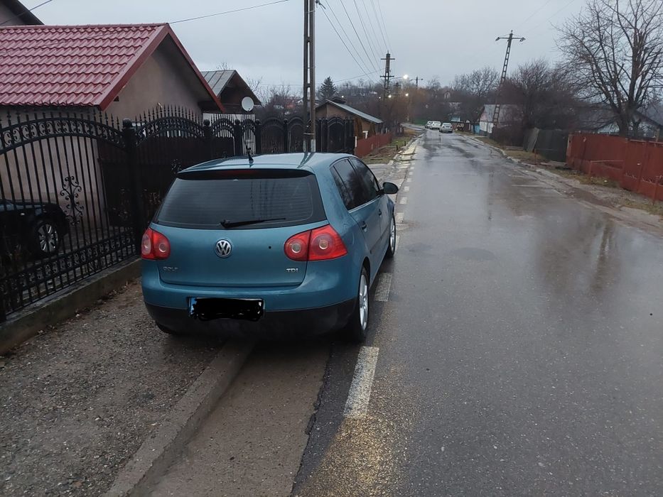 Vând Volkswagen Golf 5