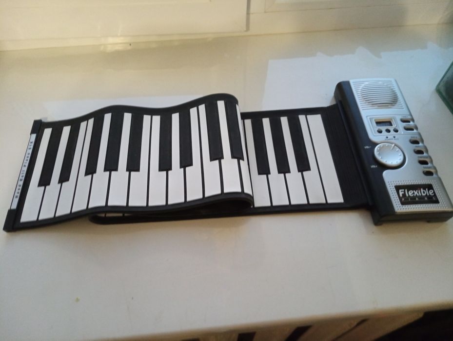 Пианино электронное.