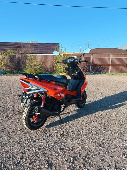 Продам отличный скутер!