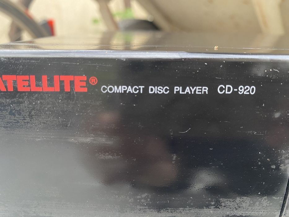 Компакт  диск плеър