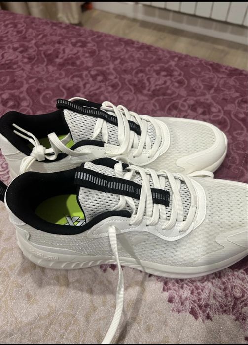 Кроссовки X-tep новые продам