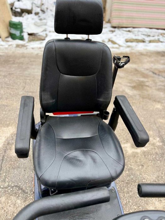 Електрически скутер акумулаторна количка за трудно подвижни хора