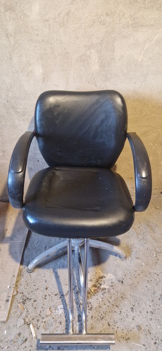 Стул парикмахерской