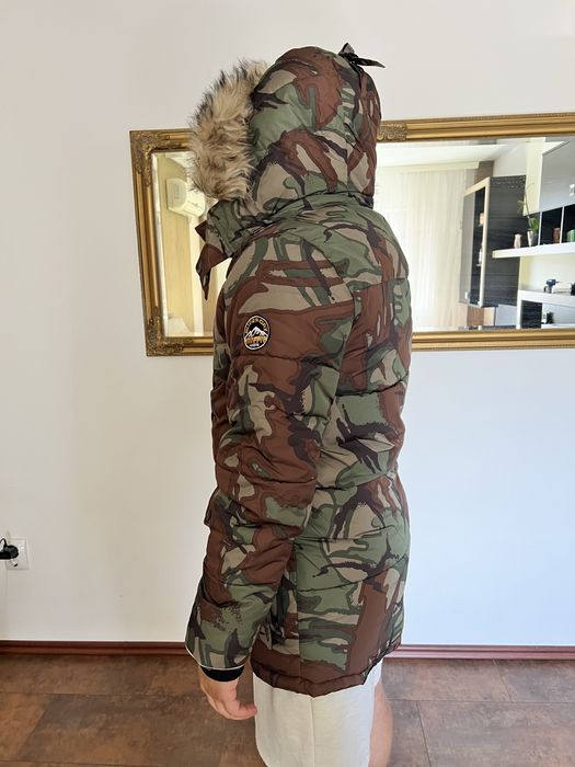Jachetă parka SuperDry. nou