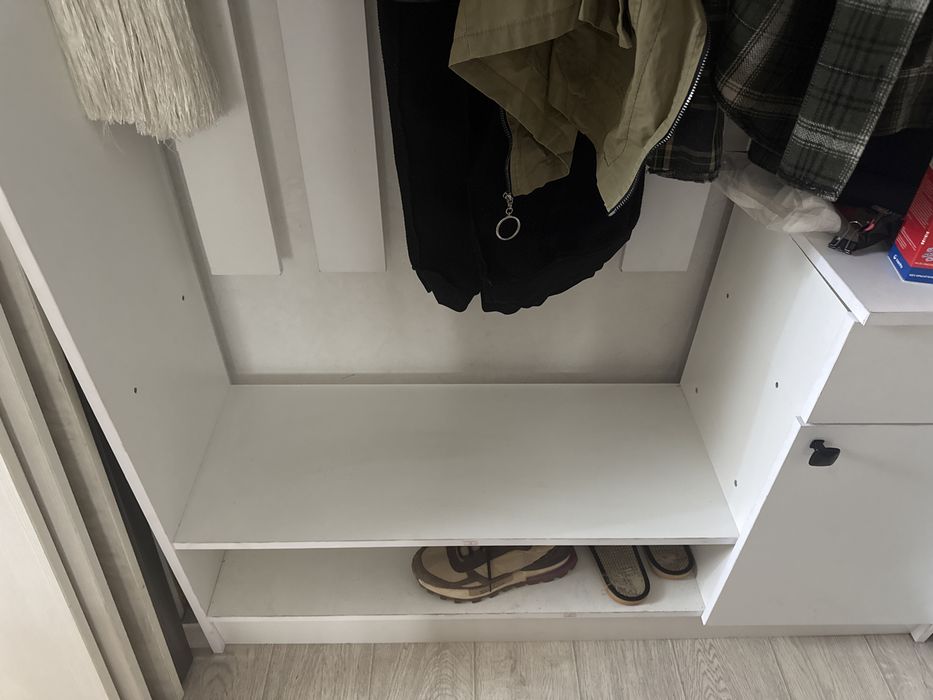 Продам прихожую мебель