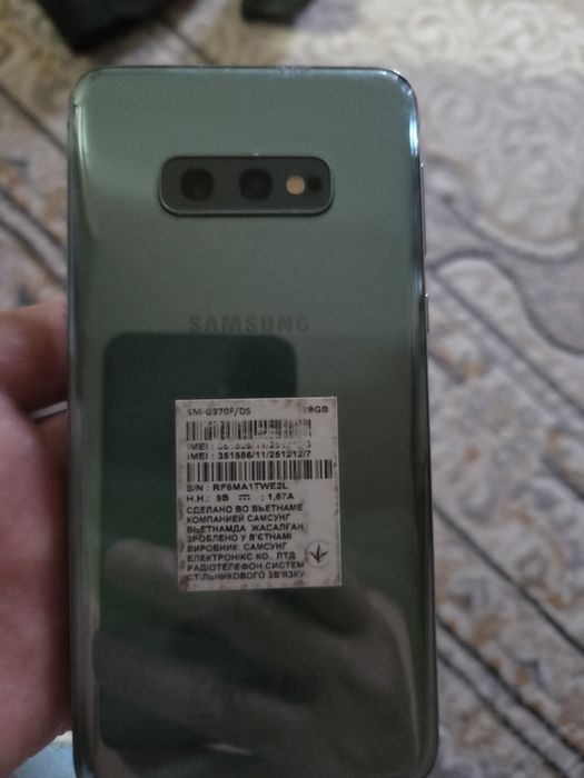 Самсунг           S10e