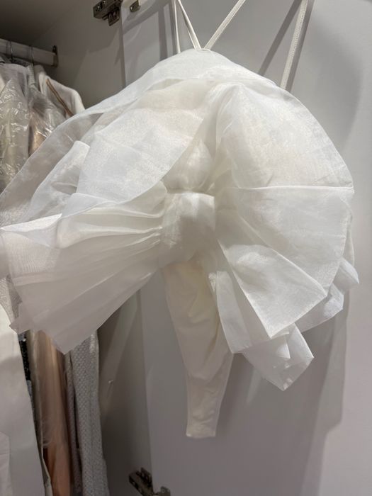 Боди бяло с акцент отпред