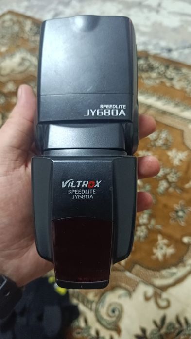 Nikon d90 + Nikon 18-105 DX