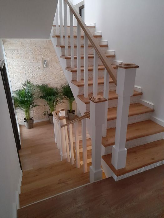 Balustrada stejar,Treapta, plinta, stejar,frasin,salcâm,parchet