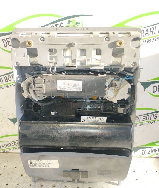 Lampa plafon 3D0 907 135 C Volkswagen VW Phaeton prima generatie (fac