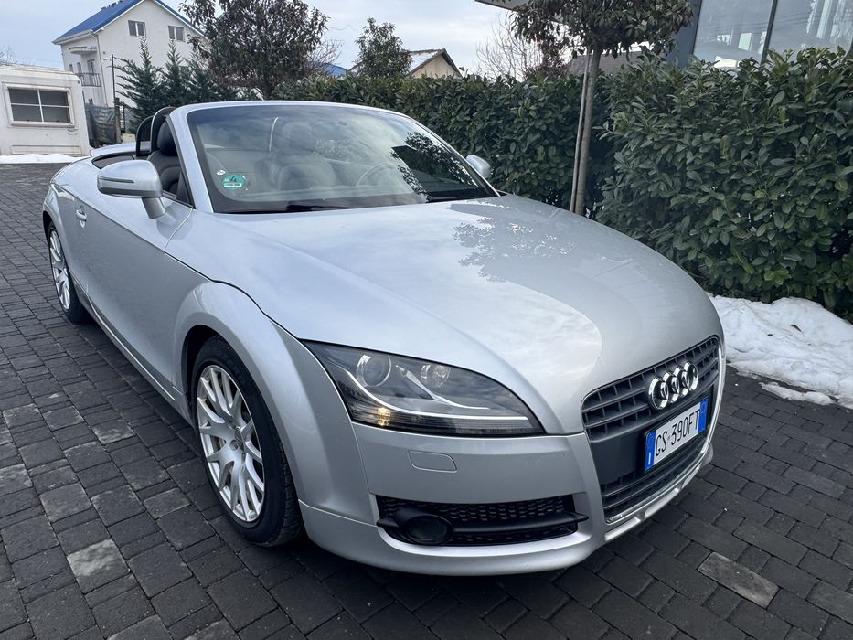 Audi tt cabrio / benzina 200 cai