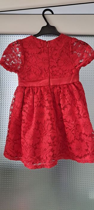 Vând rochiță pentru fetita