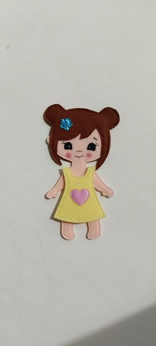 Кукла с домиком из фетра