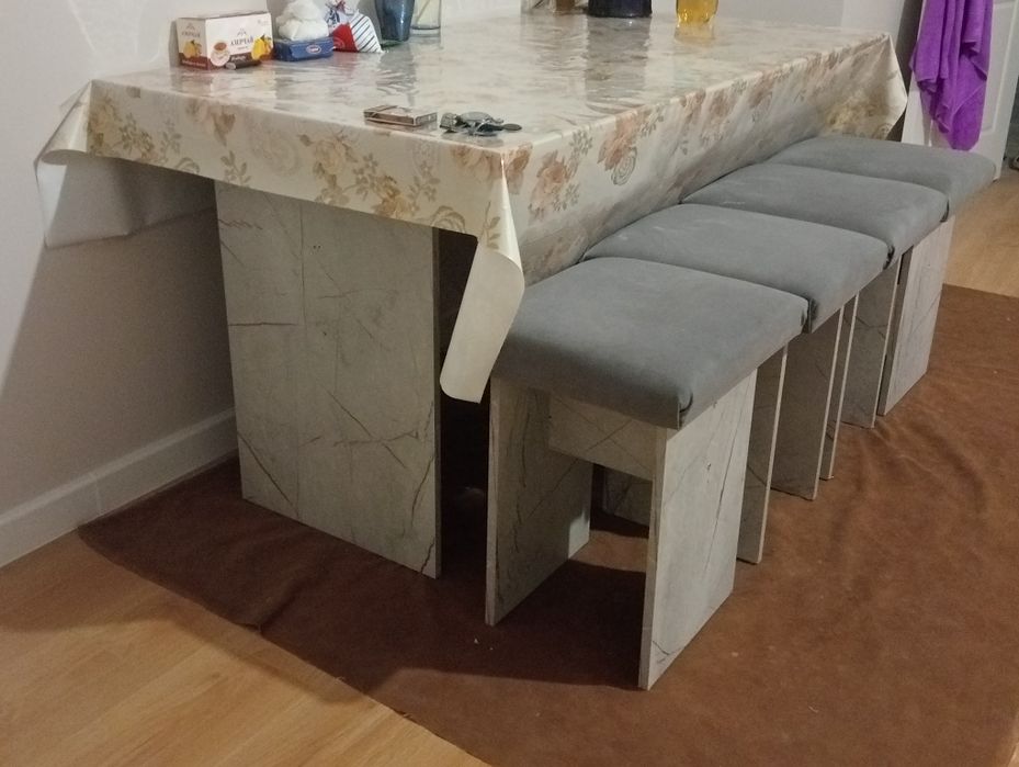 Продам Кухонный стол