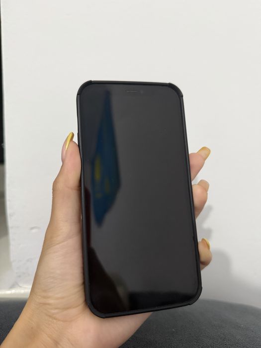 Iphone 12 в идеальном состояние
