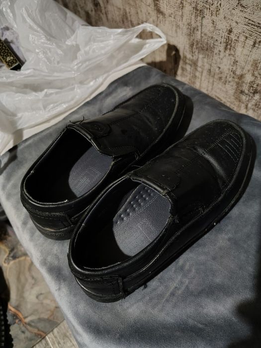 Продам школьные туфли для мальчика