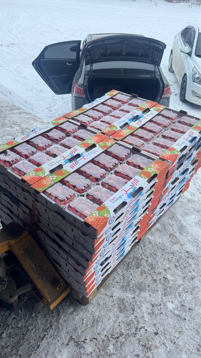 Продаю клубнику ящик