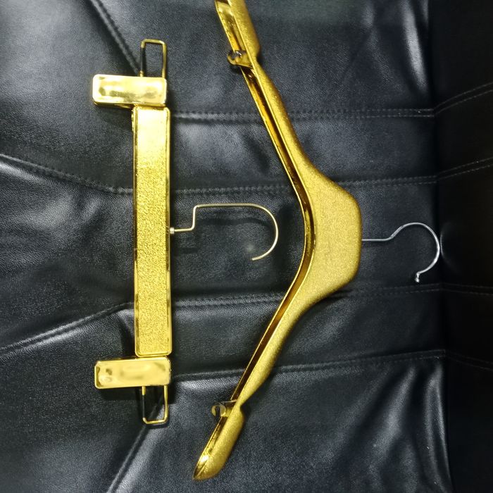 Продается манекены, вешалки, цепи