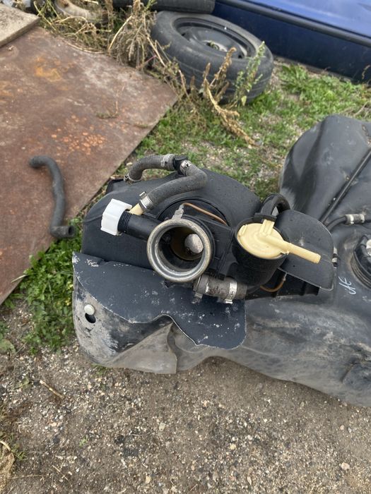 Топливный бак ауди 80 б4