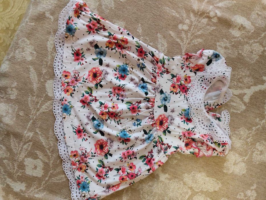 Одежда на девочку( летнее платье и песочник)