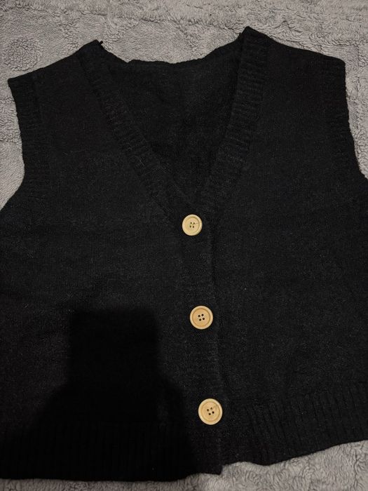 Киімдер сатылады