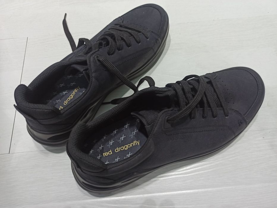 кроссовки шикарные  мужские 44 размер