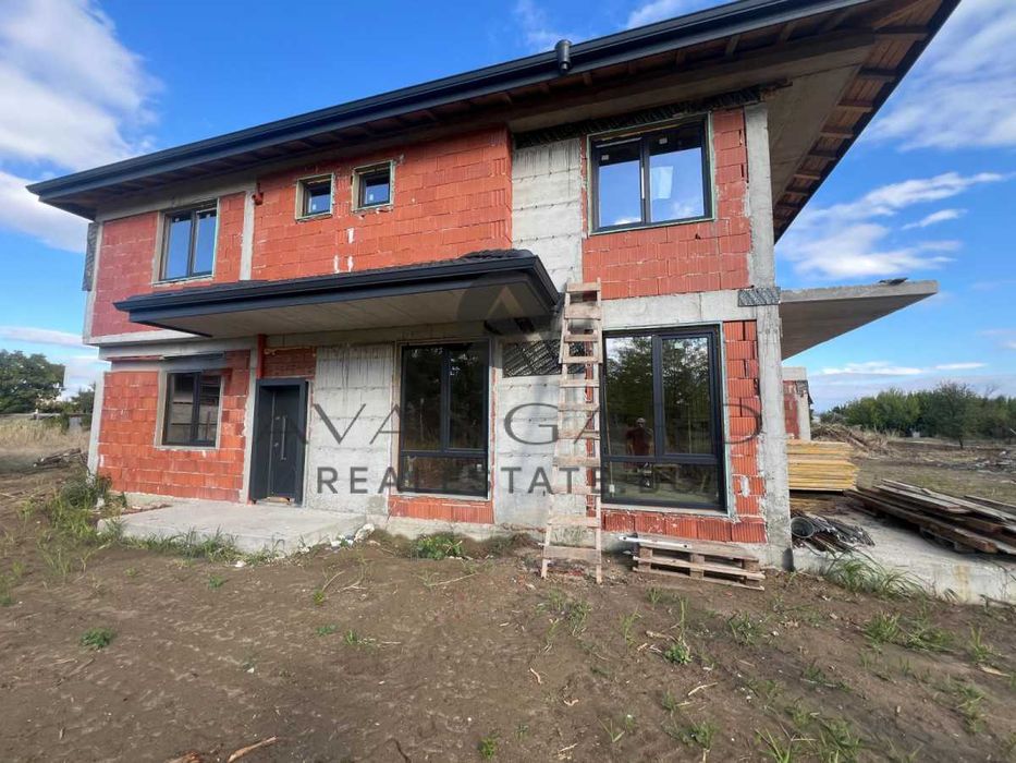 оф.24210 Две къщи близнак с акт 14/ Беломорски