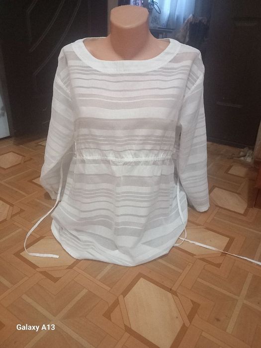 Белые.   кофточки