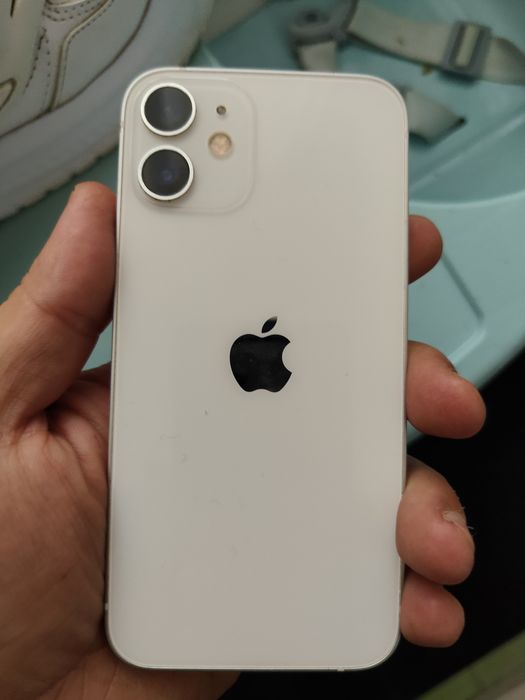 Vând iPhone 12 mini