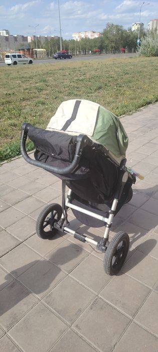 Продам прогулочную коляску