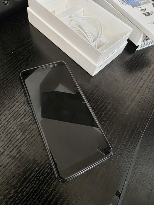 Vând Samsung Galaxy A8 2018