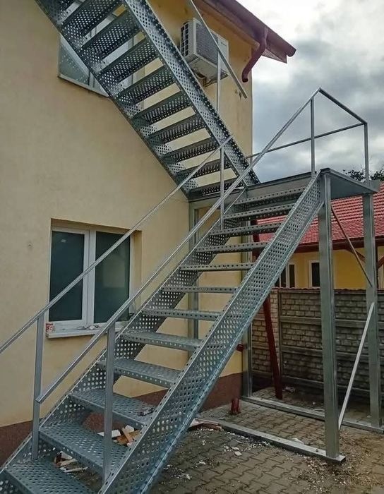 Scara metalica zincată