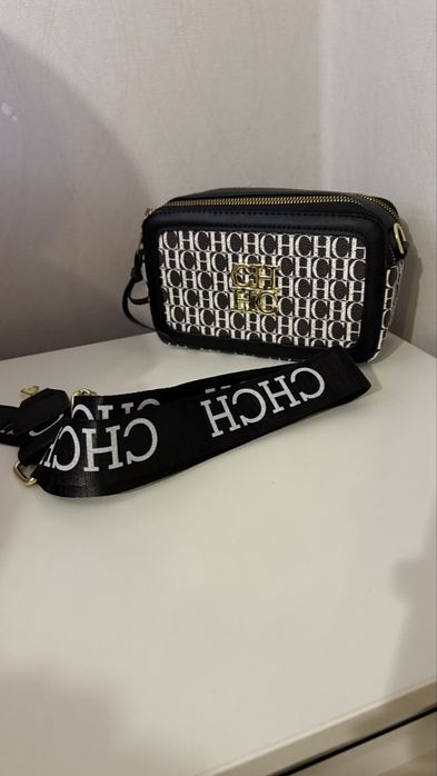 Чанта на луксозната марка Carolina Herrera