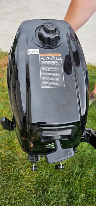 Barca gonflabila cu motor