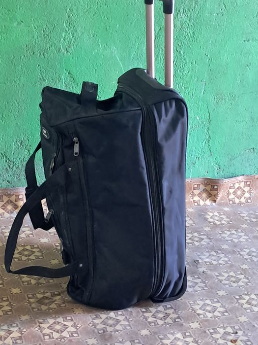 Сумка на колесиках