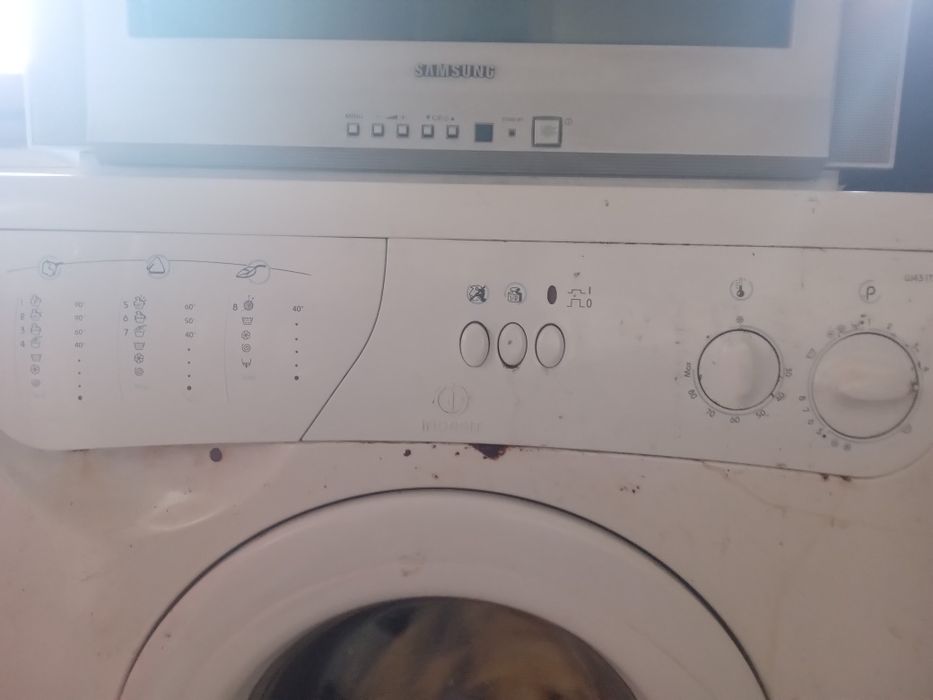 Автоматична пералня ,,INDESIT"...5кг.,