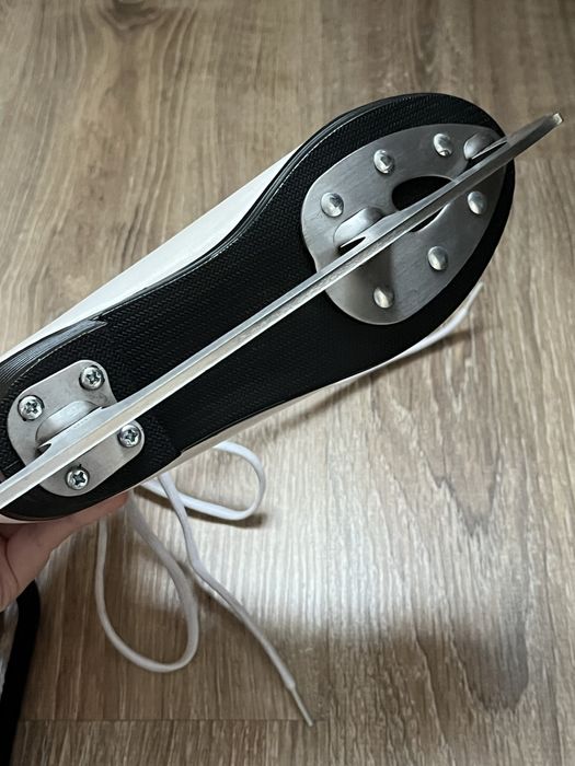 фигурные коньки,32 размер