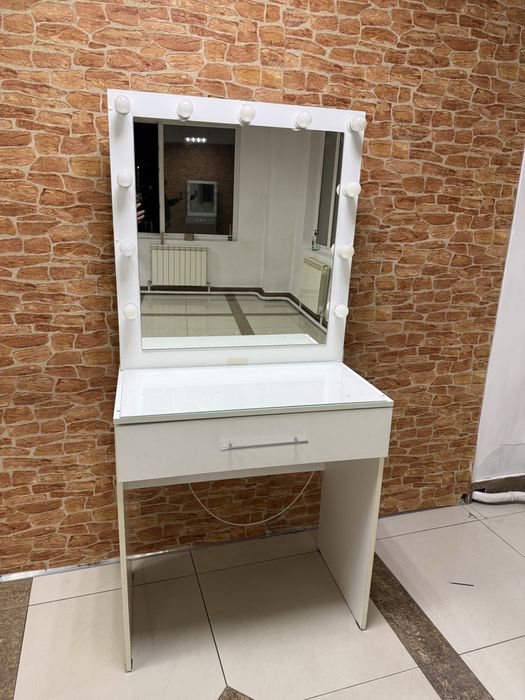 Мебель для салонов красоты