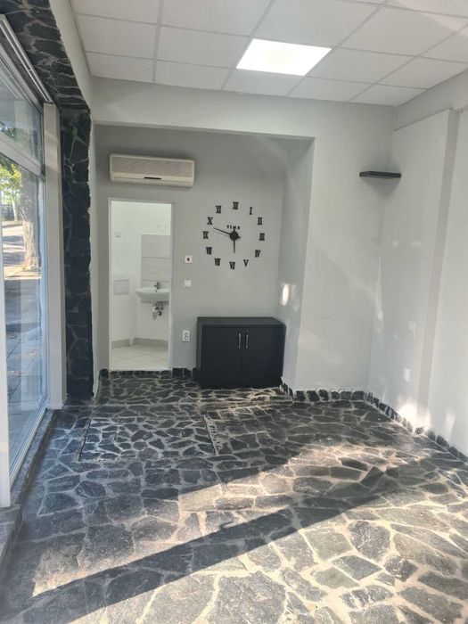 Дава се под наем Офис в Русе, Център - 18 кв.м за 125 € - Снимка #3