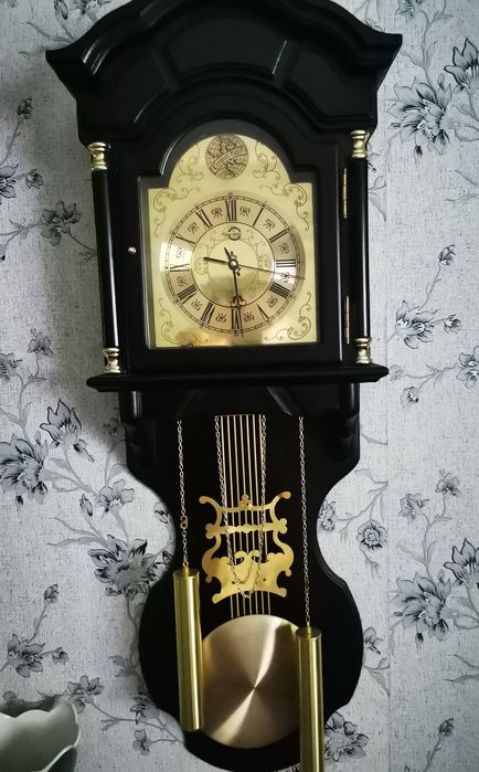 Большие красивые часы