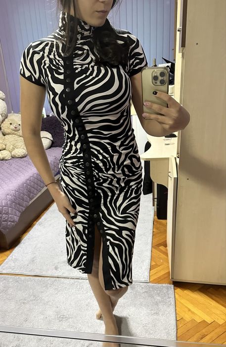 Дамска рокляяяяя