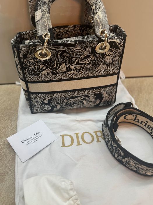 Дамска чанта нова